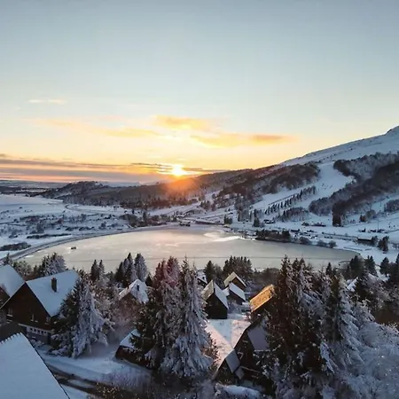 Avec Parking Privé à - Fr-1-814-116 *