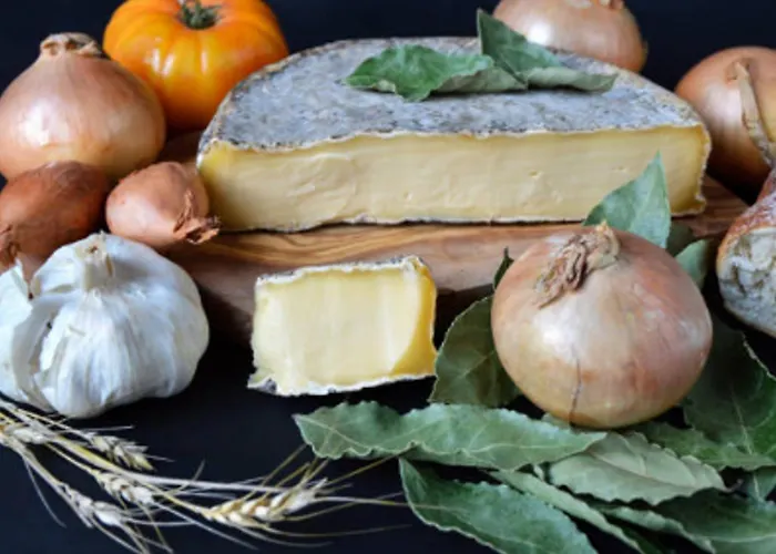 Avec Parking Privé à - Fr-1-814-116 * Super-Besse